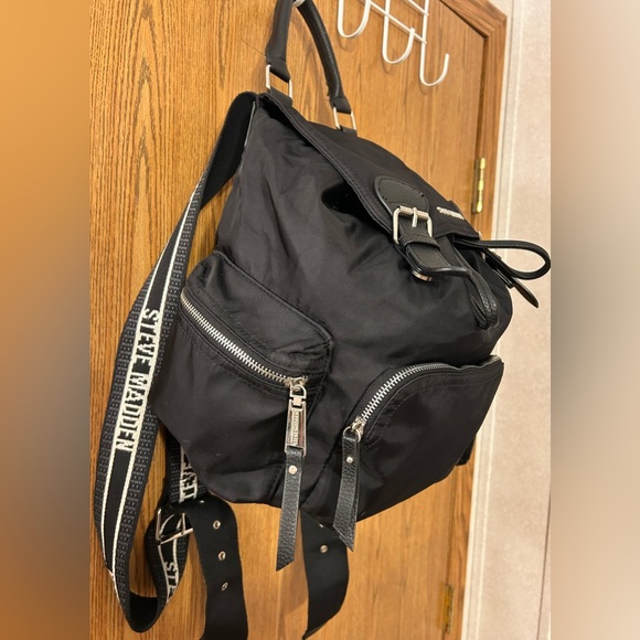 CLEARANCE!! Steve Madden Large Bsolly Backpack - Picture 3 of 11